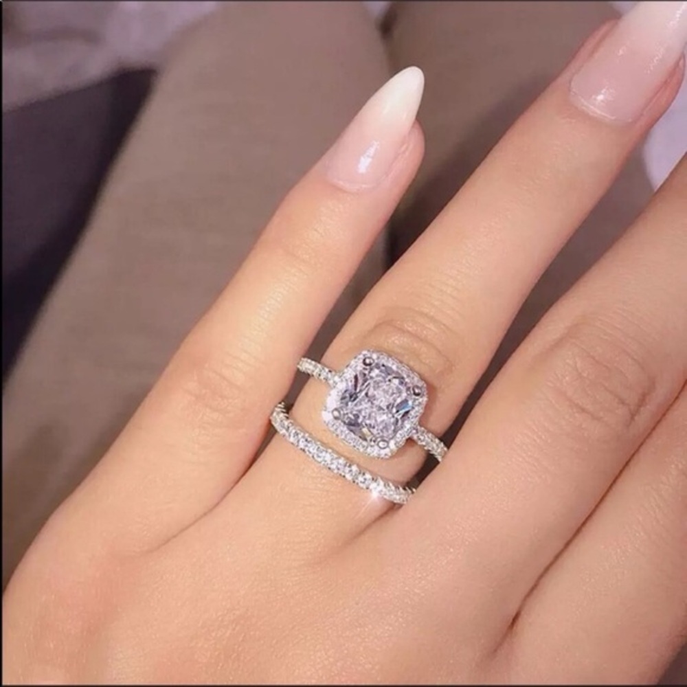 Beautiful Engagement Style Ring Set